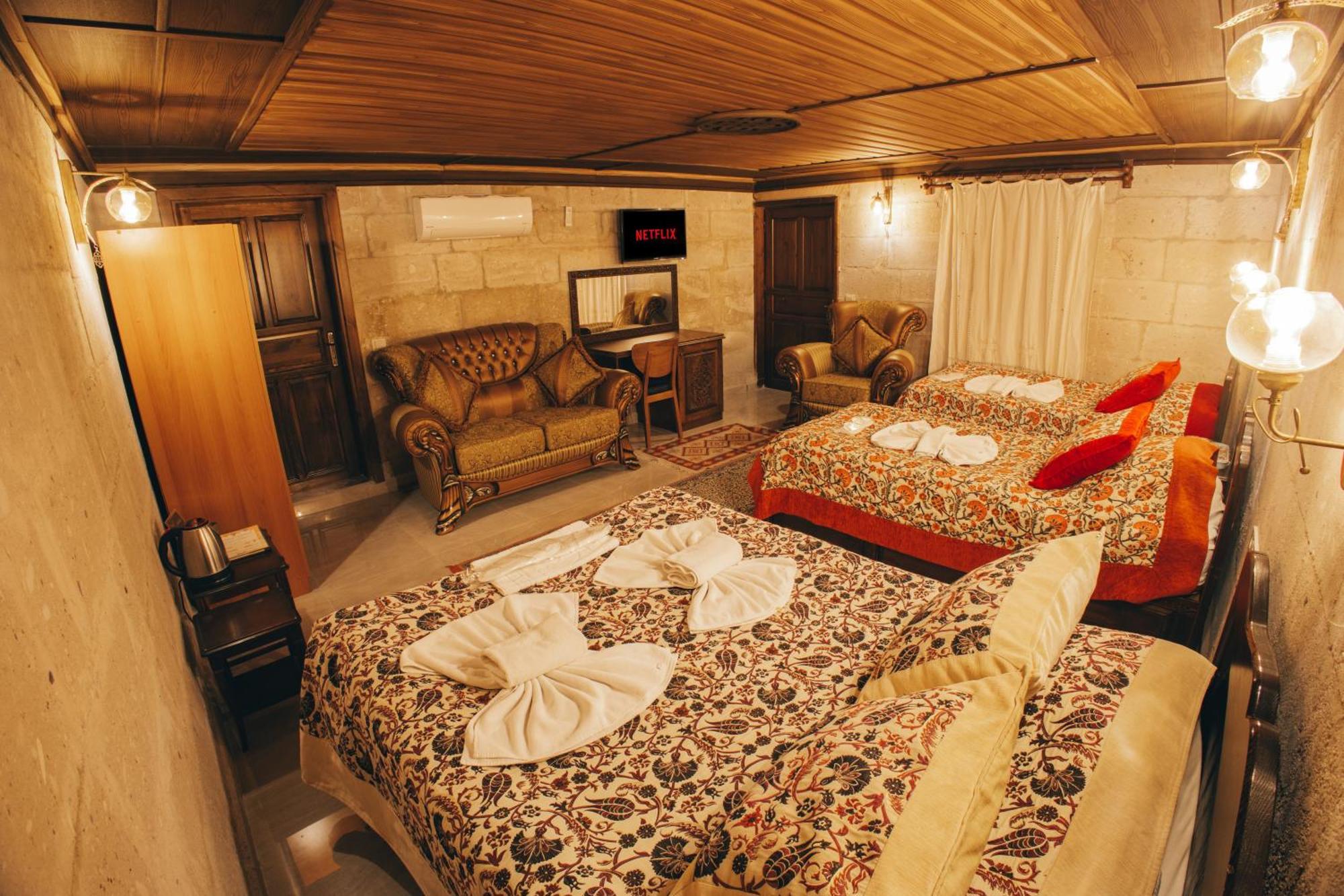 Hotel Valley Cave House 2*