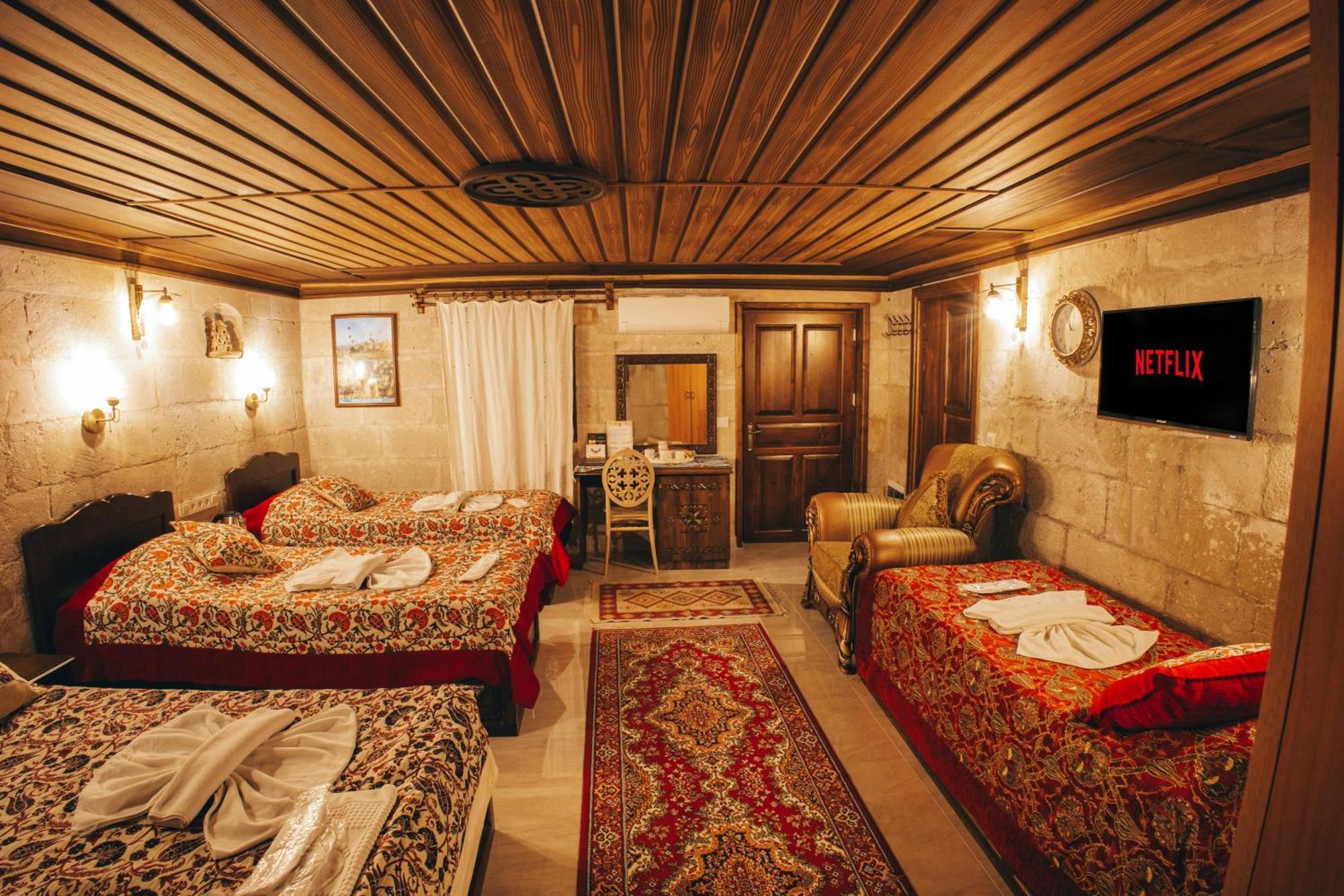 Hotel Valley Cave House